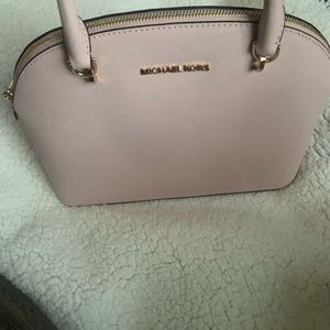 🎀 Large Michael Kors Emmy dome satchel 🎀